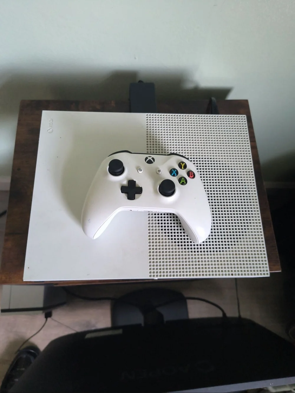 Xbox One S White Console with Matching White Wireless Controller